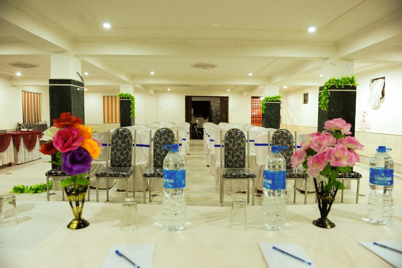 Jayanti Hotel Тарапит Экстерьер фото