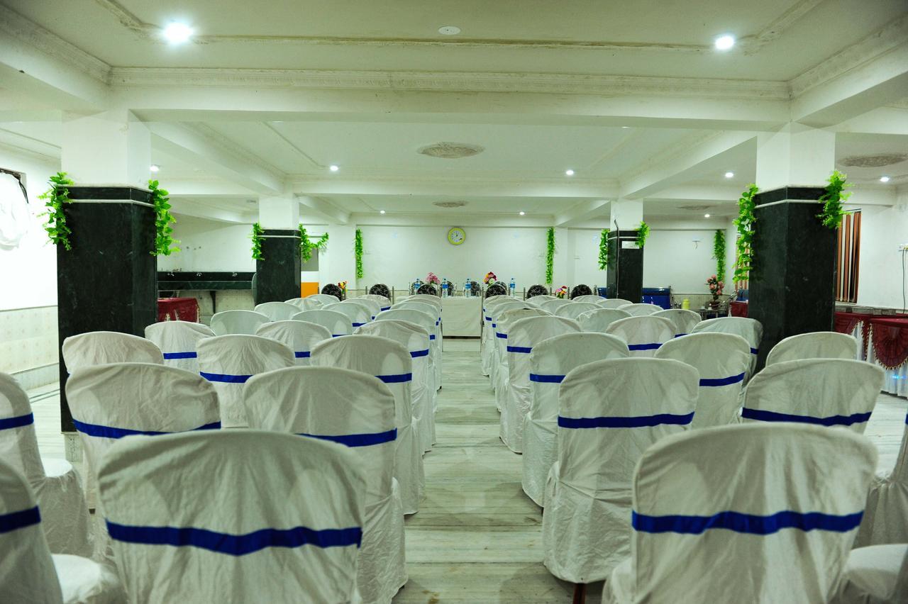 Jayanti Hotel Тарапит Экстерьер фото